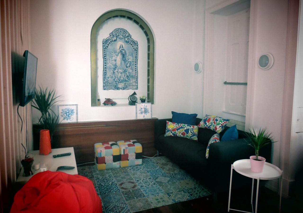 White House Hostel
