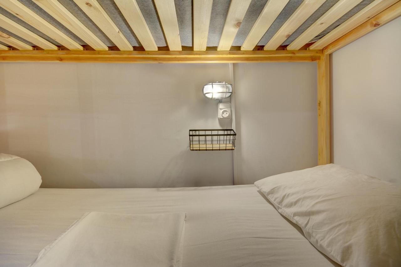 Hostel White House *