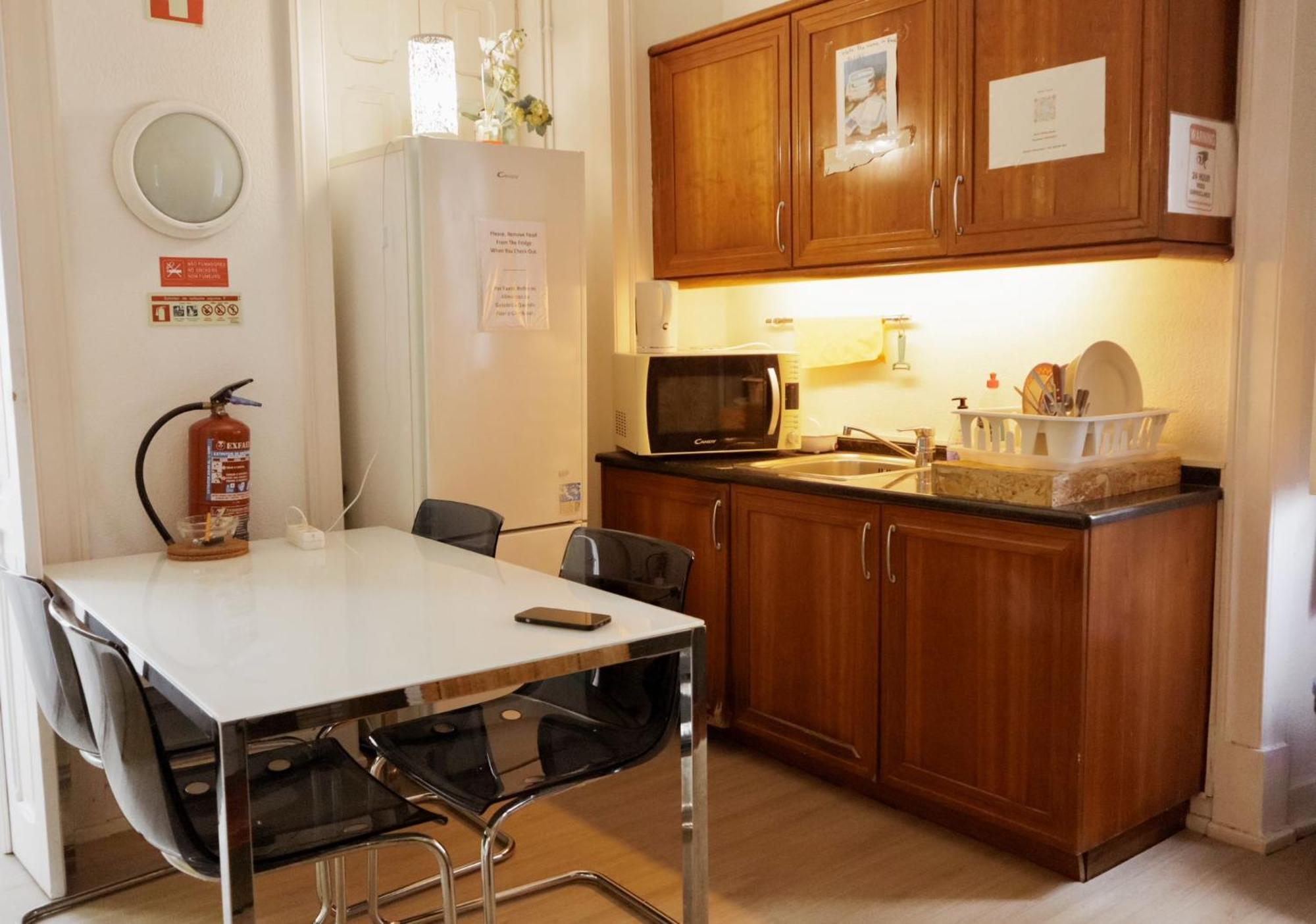 Hostel White House *
